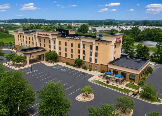 Hampton Inn and Suites Woodstock, Virginia 1