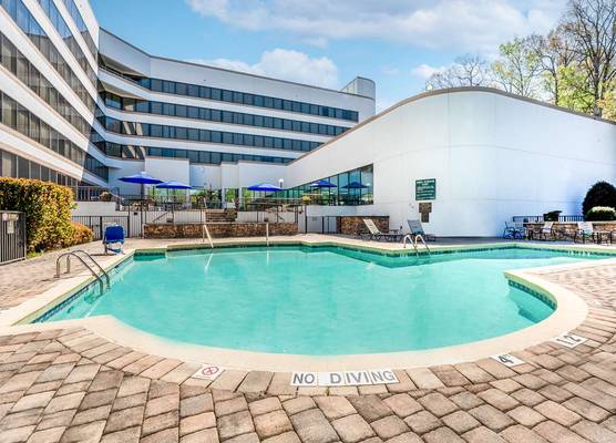 DoubleTree by Hilton South Charlotte Tyvola 1