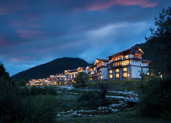Hilton Linzhi Resort 1