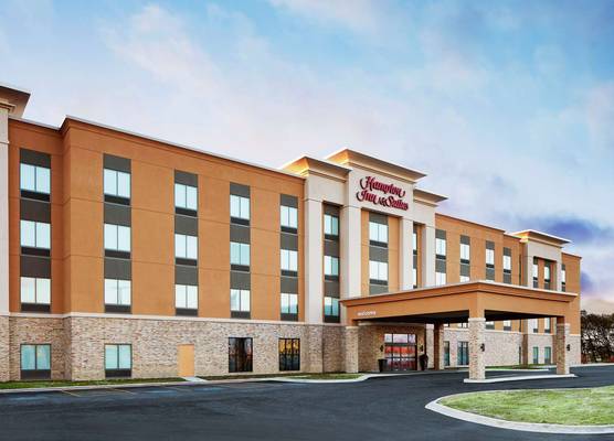 Hampton Inn & Suites Chicago/Waukegan 1