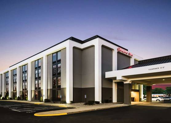 Hampton Inn West Springfield 1