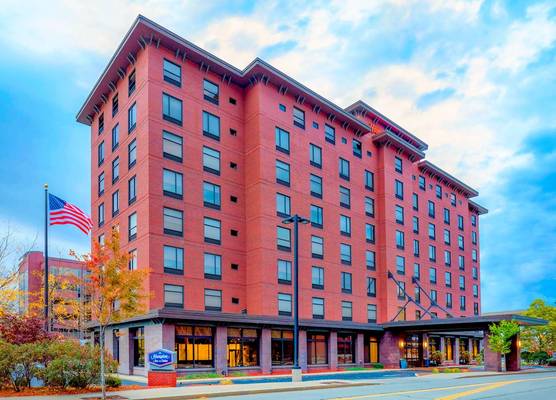 Hampton Inn & Suites Pittsburgh-Downtown 1