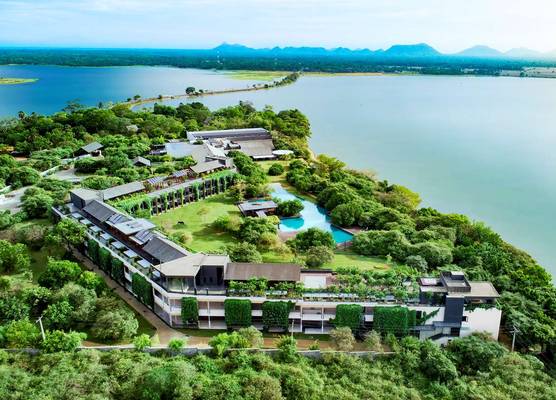 DoubleTree by Hilton Weerawila Rajawarna Resort 1