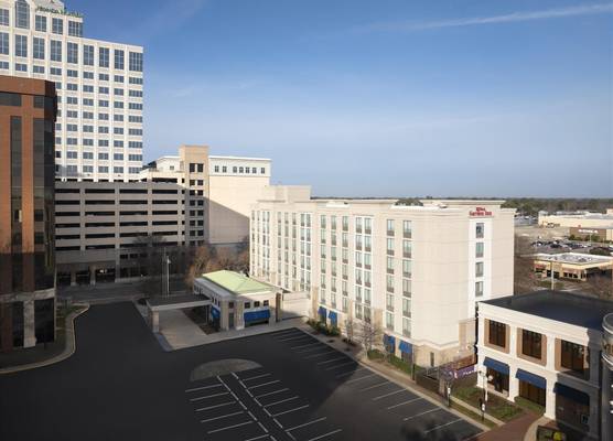 Hilton Garden Inn Virginia Beach Town Center 1