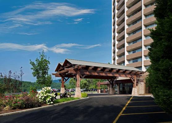 The Park Vista - a DoubleTree by Hilton Hotel - Gatlinburg 1