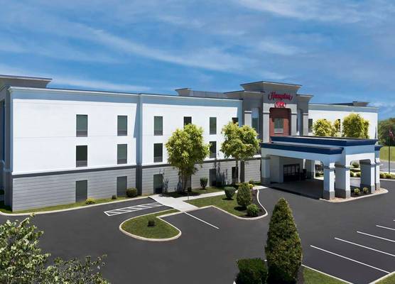 Hampton Inn Dandridge 1