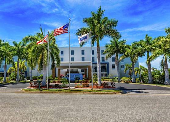 Hampton Inn & Suites Sarasota/Bradenton-Airport, FL 1