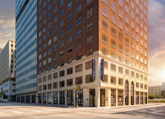 Hampton Inn & Suites by Hilton - Dallas / Downtown, TX 1