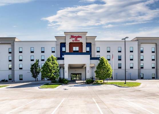 Hampton Inn Omaha/West Dodge Road (Old Mill) 1