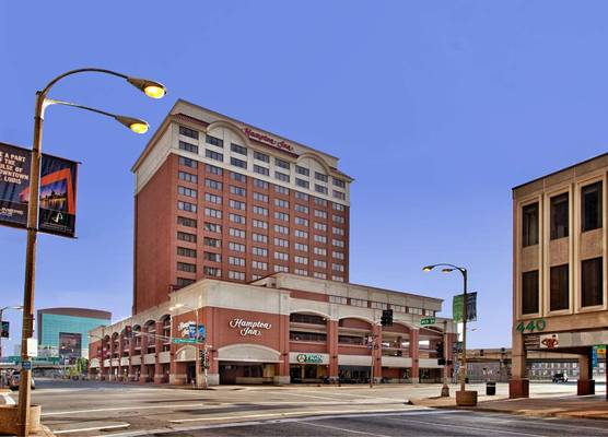Hampton Inn St. Louis-Downtown (At the Gateway Arch) 1