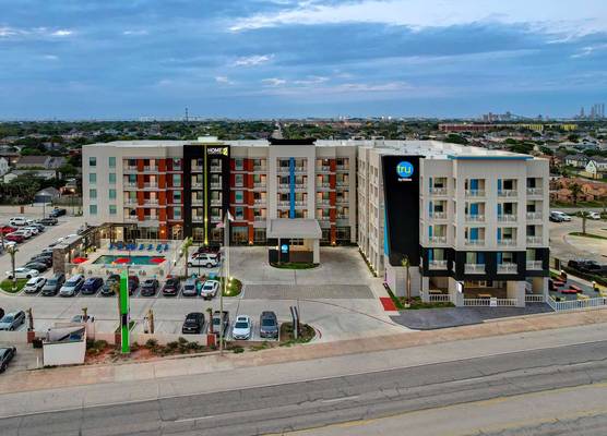 Tru By Hilton Galveston, Tx 1