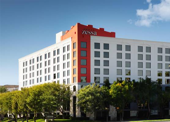 Hotel Zessa Orange County Airport, a DoubleTree by Hilton 1