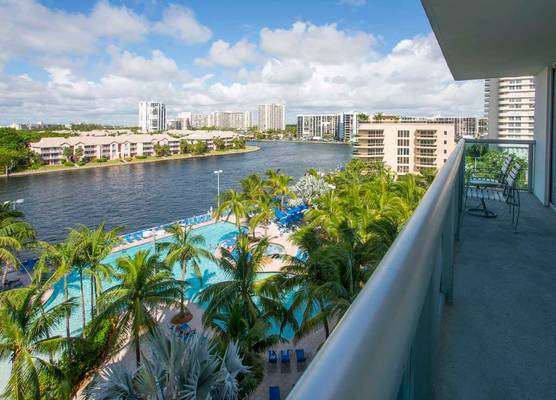 DoubleTree Resort by Hilton Hollywood Beach 1