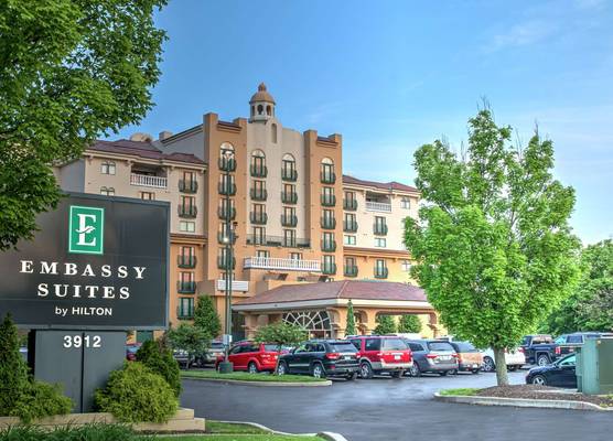 Embassy Suites by Hilton Indianapolis North 1