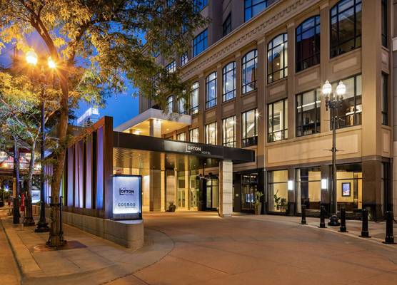 The Lofton Hotel Minneapolis, Tapestry Collection by Hilton 1
