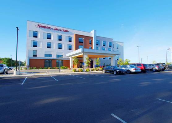 Hampton Inn & Suites Portland West 1