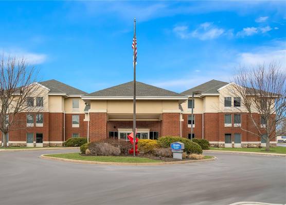 Hampton Inn & Suites Newtown 1