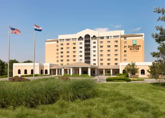 Embassy Suites by Hilton Kansas City International Airport 1