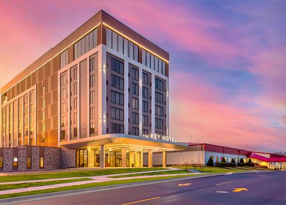 The Key Hotel Dubuque, Tapestry Collection By Hilton 1