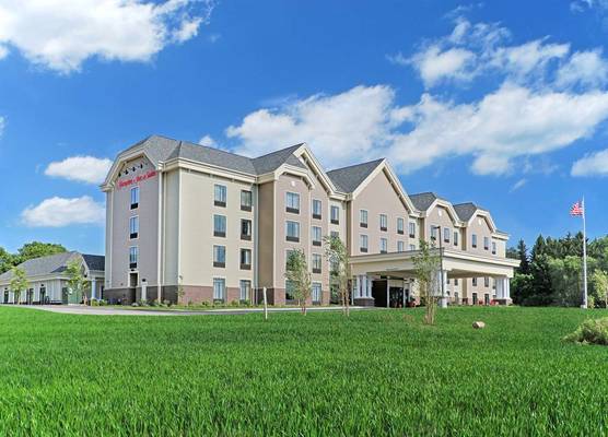 Hampton Inn & Suites Cazenovia, NY 1