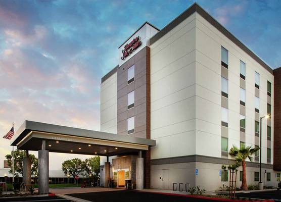 Hampton Inn & Suites Irvine/Orange County Airport 1