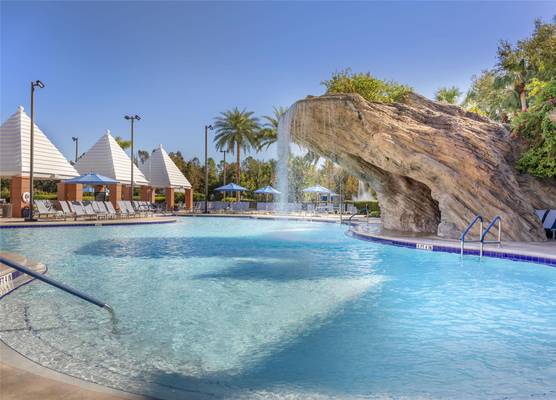 Hilton Grand Vacations at SeaWorld 1