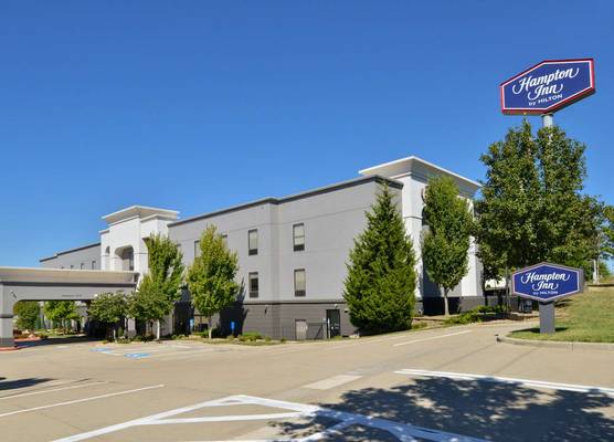 Hampton Inn Kansas City Northeast 1