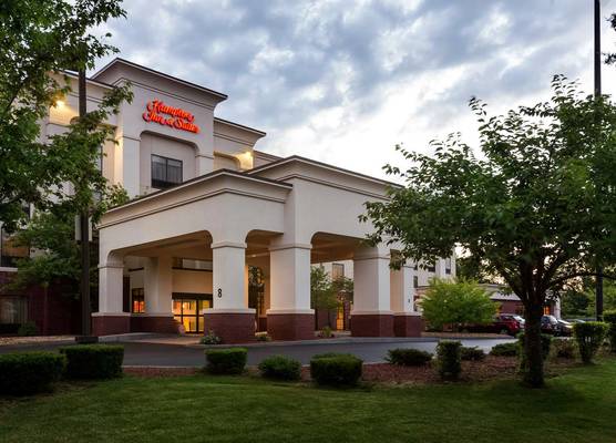 Hampton Inn & Suites Manchester-Bedford 1