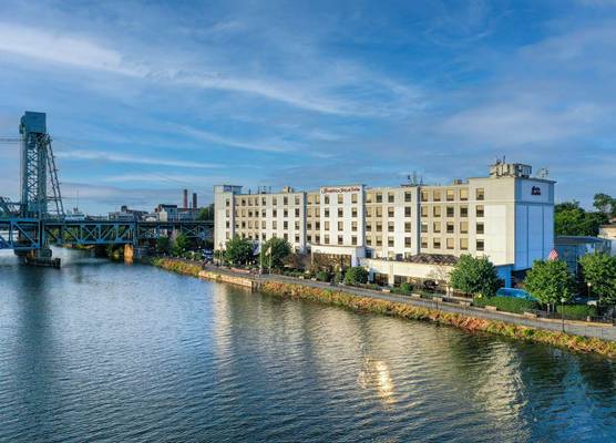 Hampton Inn & Suites Newark-Harrison-Riverwalk 1