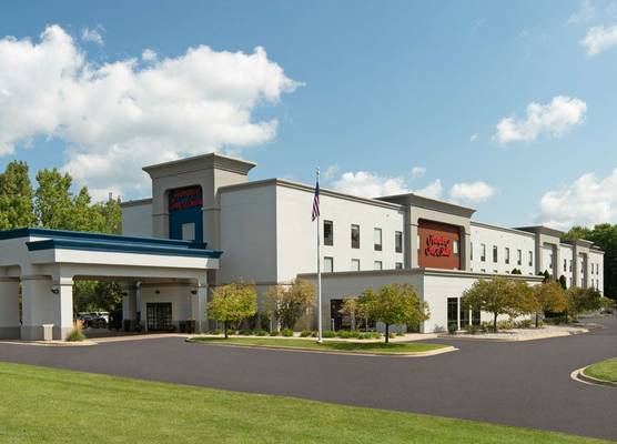 Hampton Inn & Suites Grand Rapids-Airport 28th St 1
