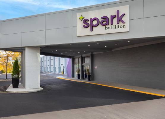 Spark by Hilton Toronto Airport 1