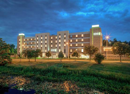 Home2 Suites by Hilton Bloomington 1
