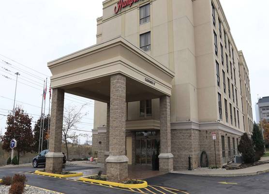 Hampton Inn by Hilton Toronto-Mississauga West 1