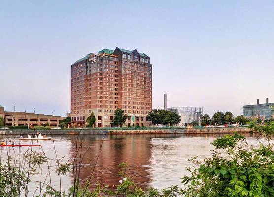DoubleTree Suites by Hilton Hotel Boston - Cambridge 1