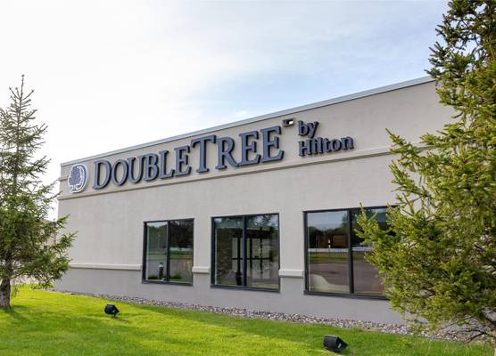 DoubleTree by Hilton Austin, MN 1
