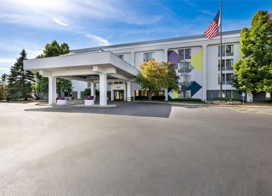 Spark by Hilton Green Bay 1