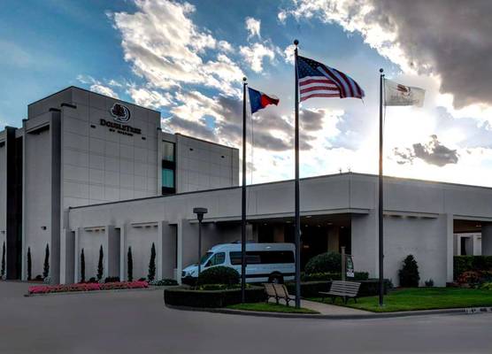 DoubleTree by Hilton Arlington DFW South 1