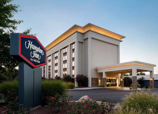 Hampton Inn Charlottesville 1