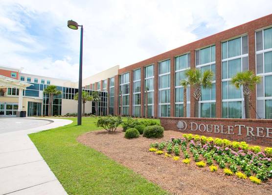 DoubleTree Hotel & Suites Charleston Airport 1