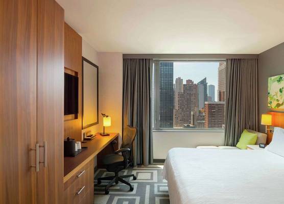Hilton Garden Inn Central Park South 1