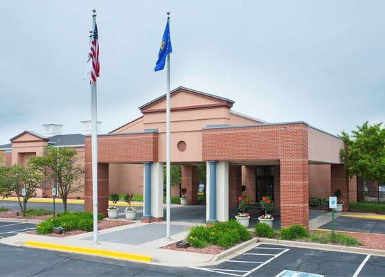 DoubleTree by Hilton Milwaukee/Brookfield 1