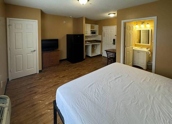 Suburban Studios near University of North Carolina-Charlotte 1