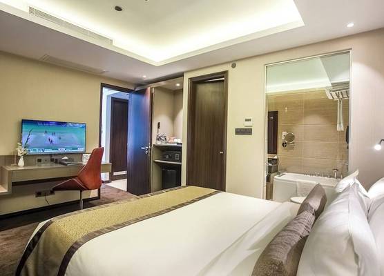 Best Western Plus Maple Leaf 1
