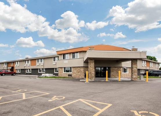 Sleep Inn & Suites Madison West 1