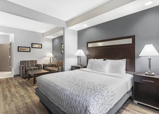 Best Western Plus Lake Jackson Inn & Suites 1
