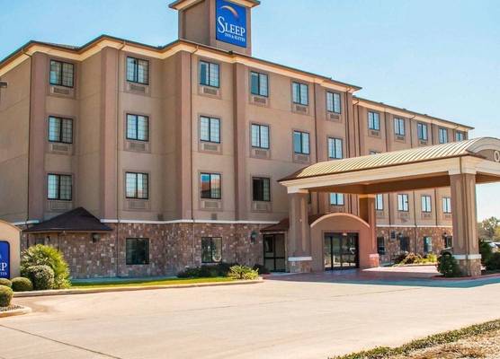 Sleep Inn & Suites at Six Flags 1