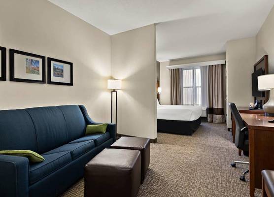 Comfort Suites Nashville near Percy Priest Lake 1