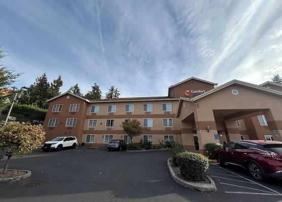 Comfort Suites Portland Southwest 1
