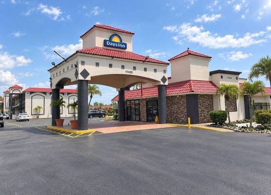 Days Inn by Wyndham Fort Myers 1