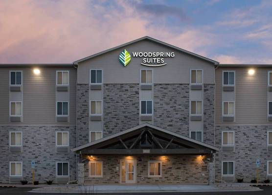 WoodSpring Suites Chicago Tinley Park 1